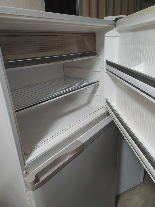 Продам холодильник Fujitsu General The Giant