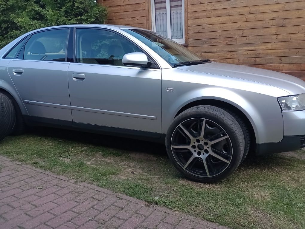 Audi 3.0 B+G 4x4 220km Automat