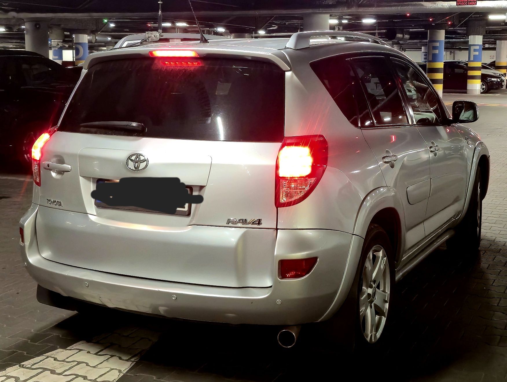 Samochód osobowy Toyota RAV4