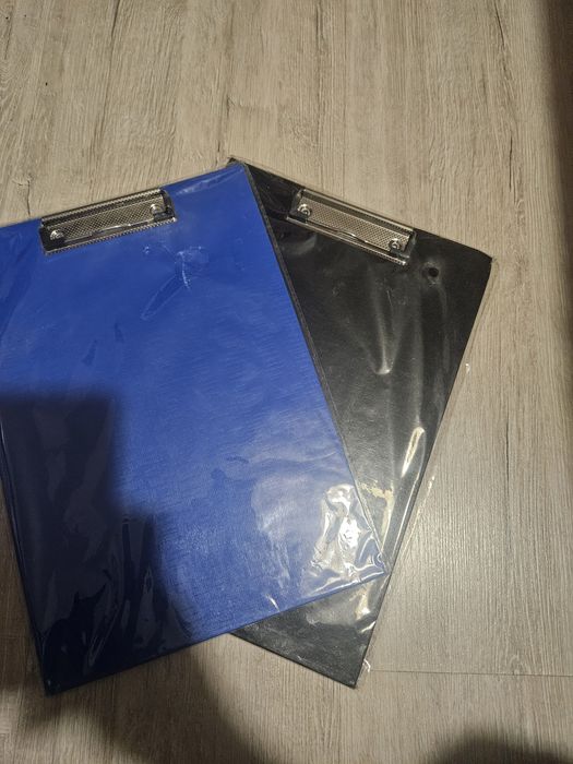 продам планшетку із зажимом та папка куток