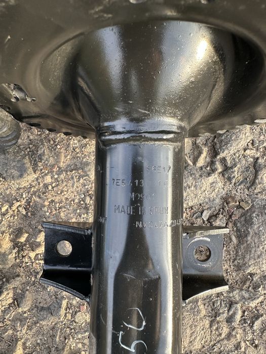 Амортизатори передні стойка т5 Т6 t5 vw