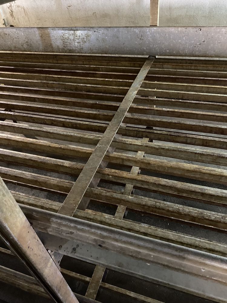 Regały aluminiowe po uprawie pieczarek