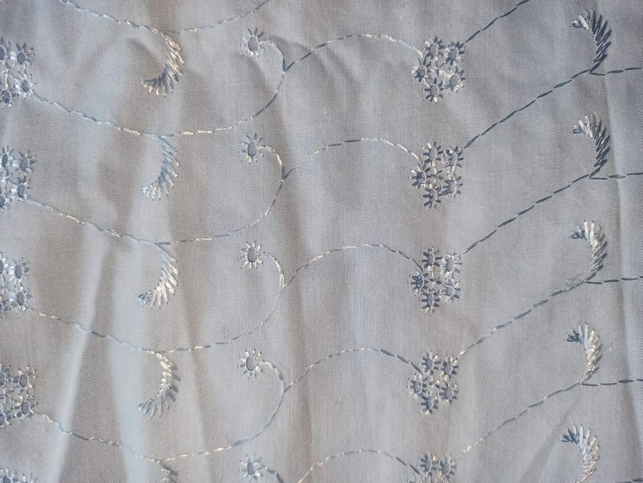 Porta bebés em tecido bordado inglês usado 1 x