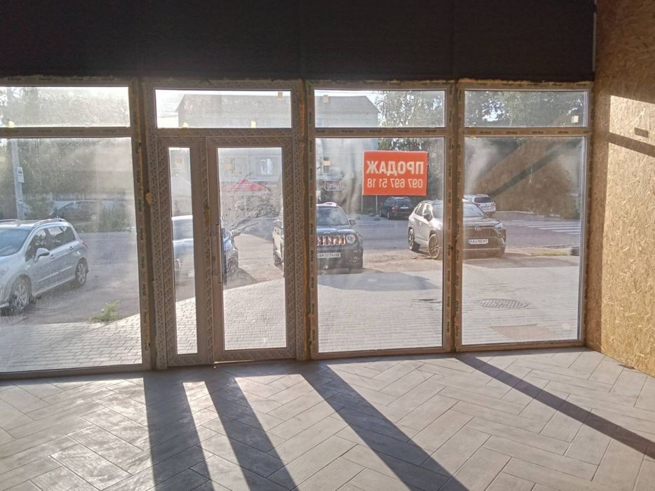 Продаж комерційного приміщення на промисловій