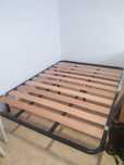 Cama casal (estrado com pes)