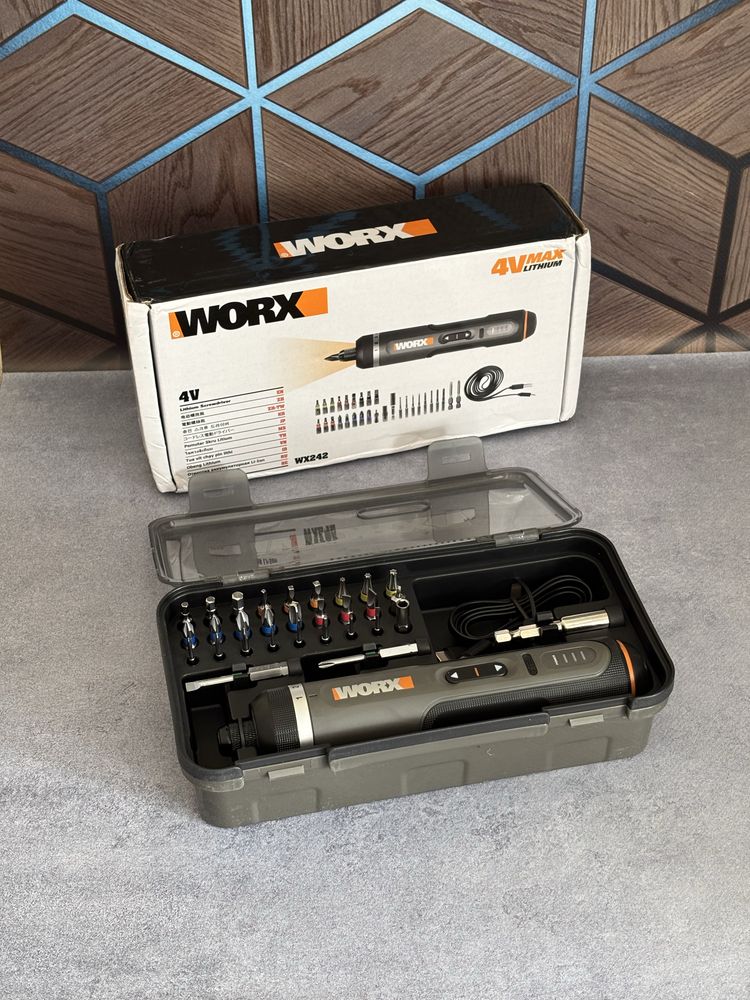 Викрутка WORX WX242 акумуляторна з набором бит