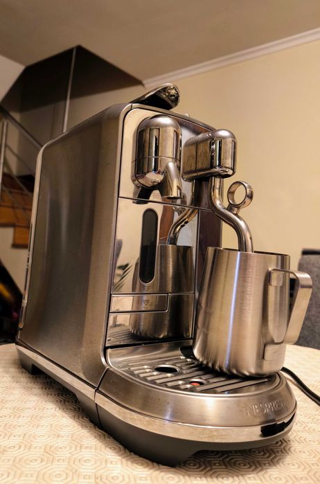 Máquina de café Nespresso Creatista Plus
