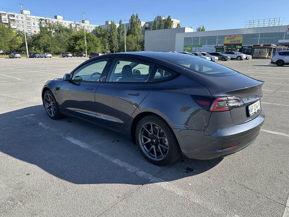 Продам Tesla model 3