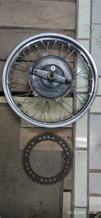 Задній обід у зборі на ІЖ крос К15. Хороше б/у.  Договірна.