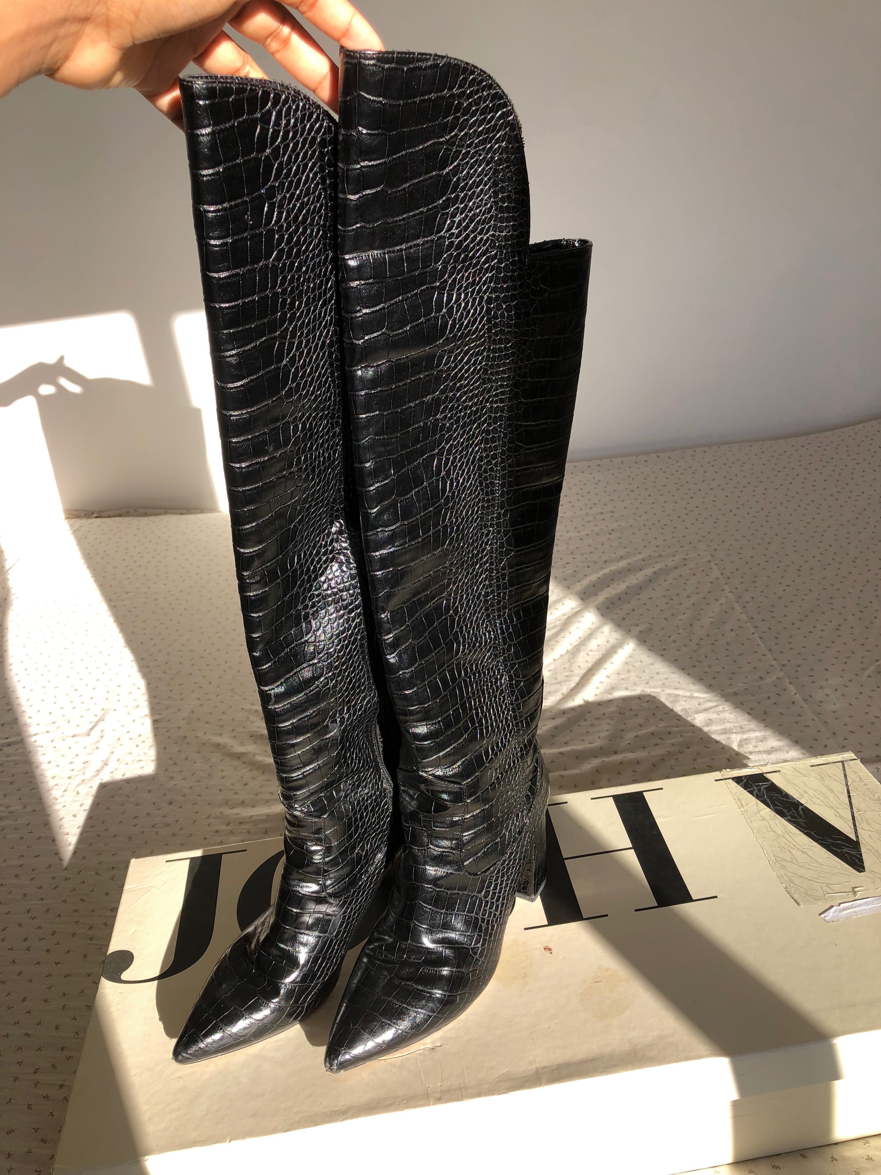 Botas semi novas marca josh