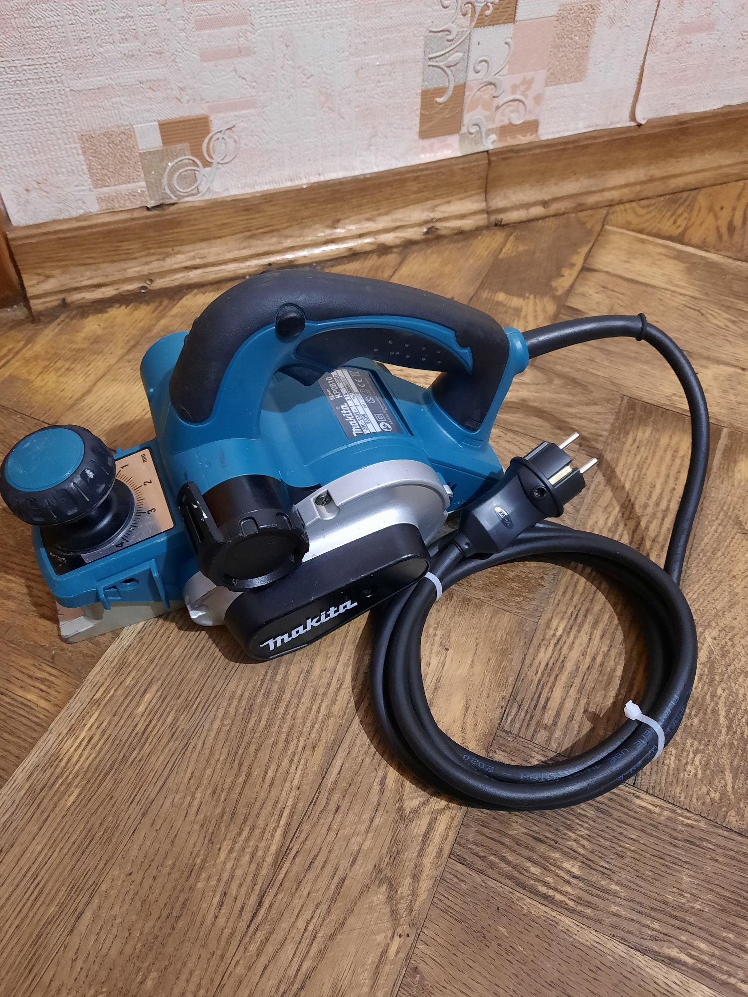 100% оригінал!!Рубанок Makita KP0810,850вт