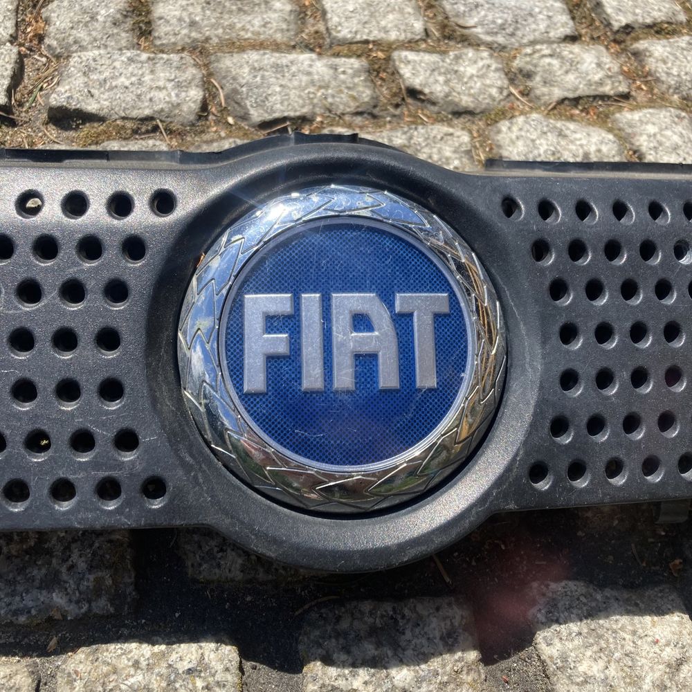 Fiat Panda 2 II Atrapa Grill Chłodnicy Przód Emblemat Oryginał