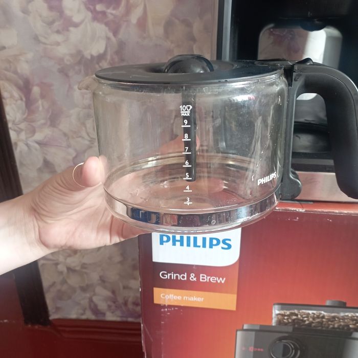 Крапельна кавоварка з кавомолкою Philips HD7767/00