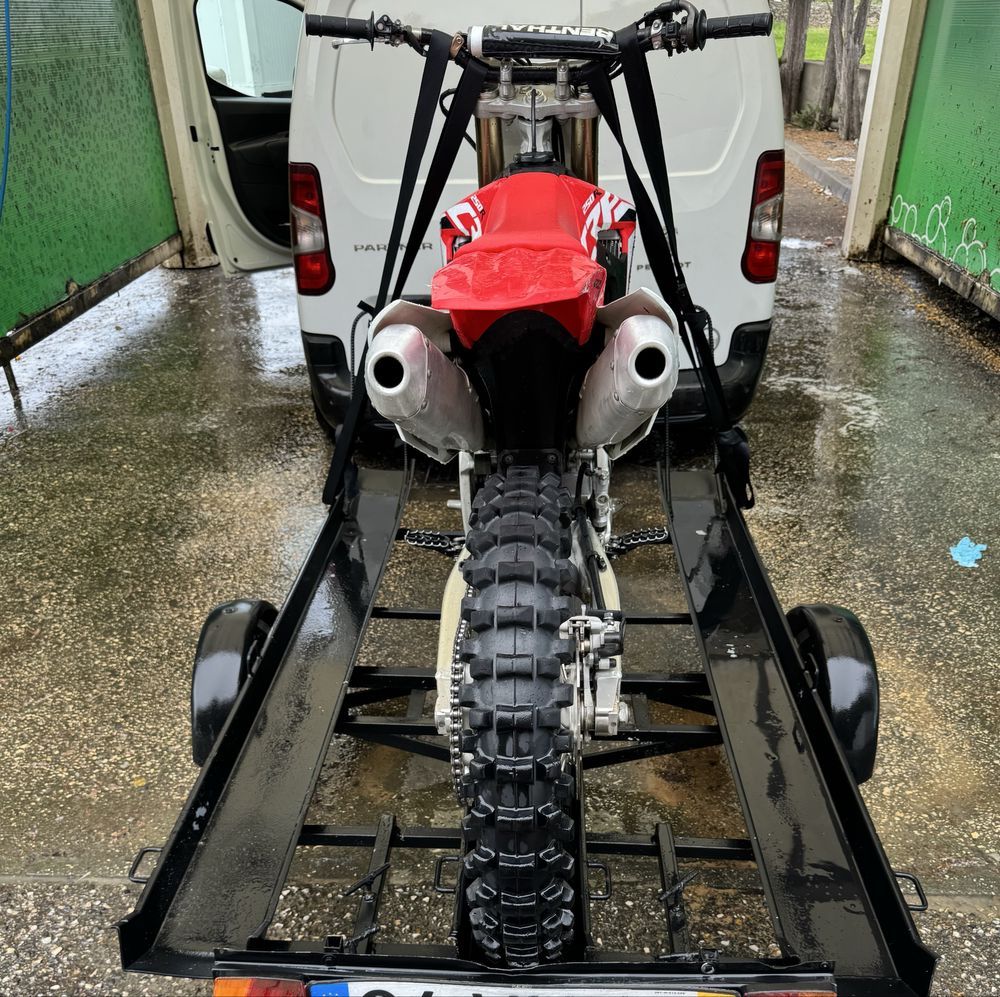 CRF 250 R …………..