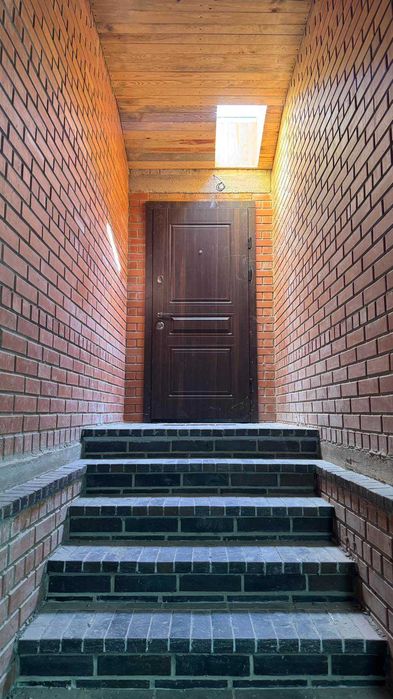 Продается Необычная  3х-ком Квартира в Новом Доме 78.4 м2