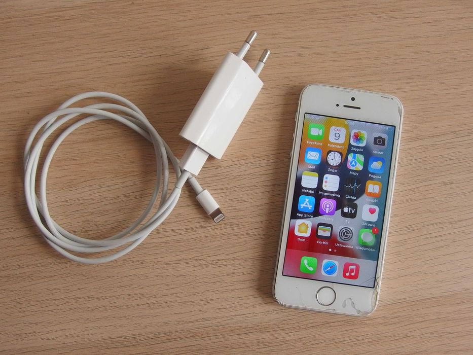 Apple iPhone SE A1723 16GB iOS 15.8.5 telefon smartfon