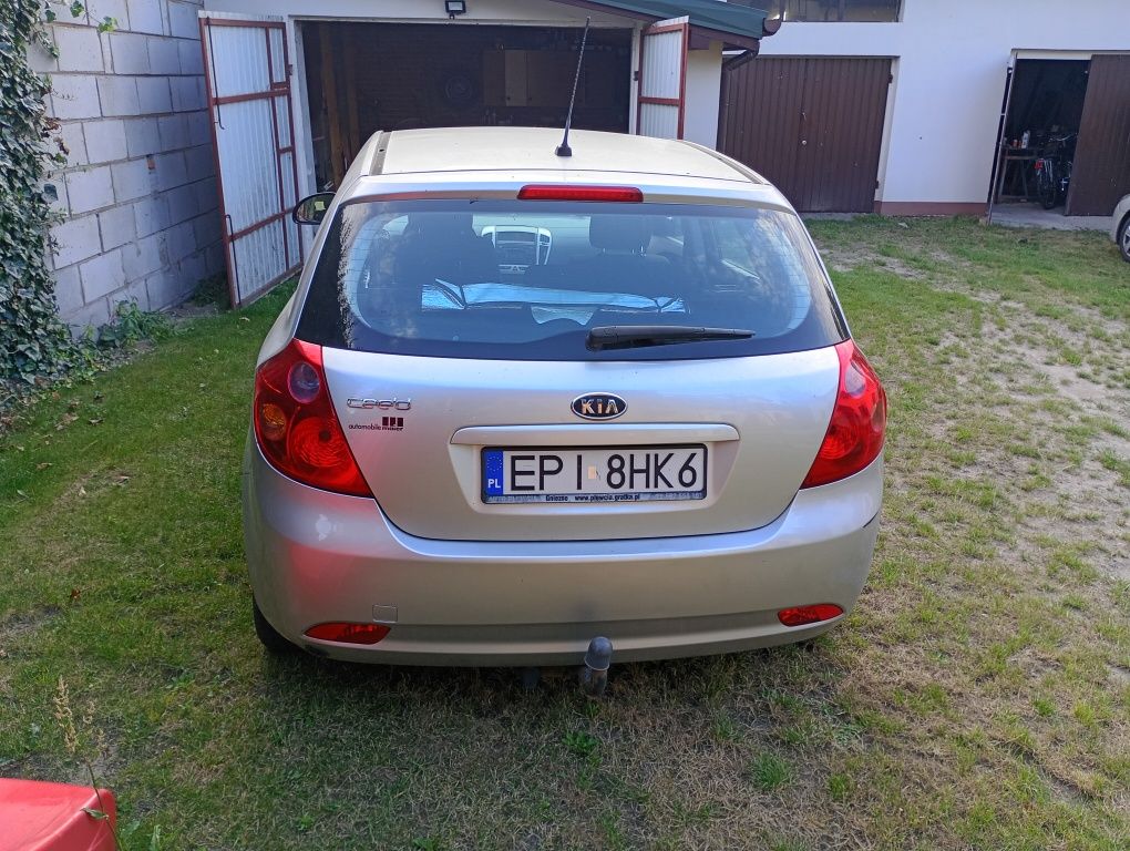 Kia Cee'd 2007r silnik w trakcie naprawy