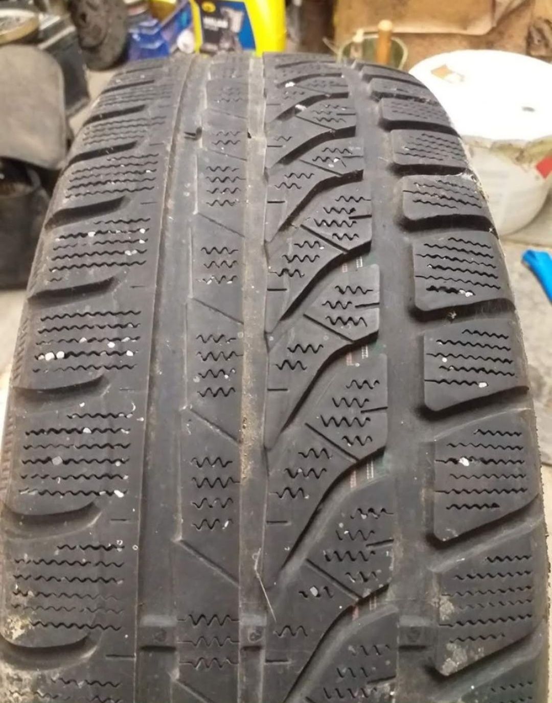 Авто резина шина покрышка 185/60 R15 Dunlop sp winter response зима