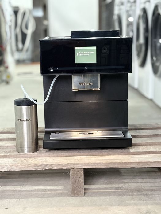 Miele CM7750 CoffeeSelect — топова кавомашина преміум класу, 3 бункери