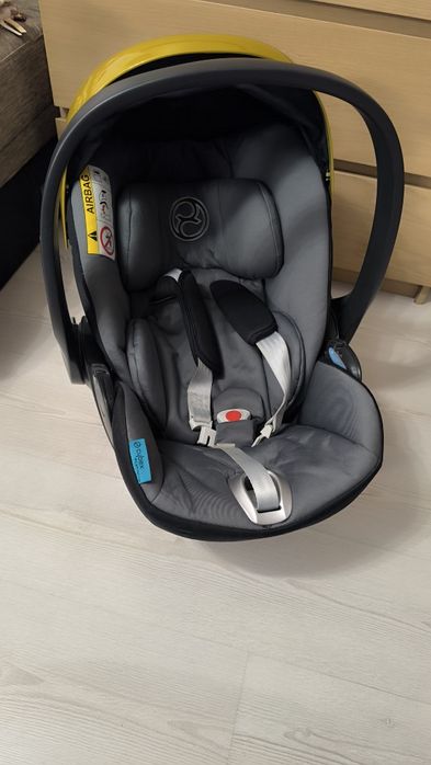 Cybex Cloud Q z bazą