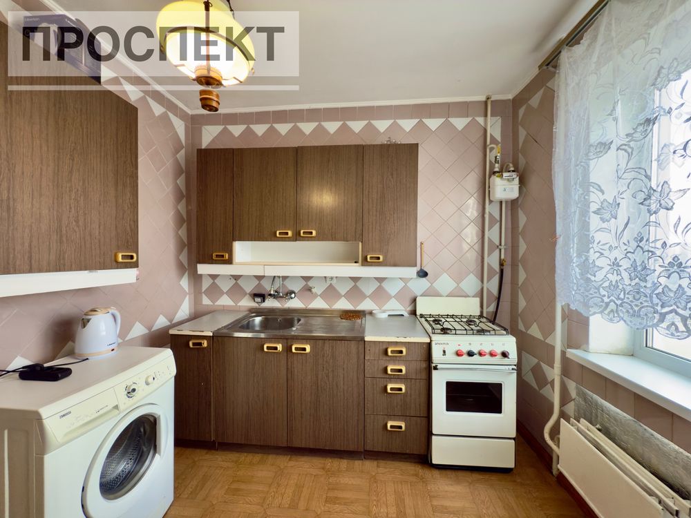 Продам 2-х кімнатну квартиру пр-т Лушпи ( 10 мкр).
