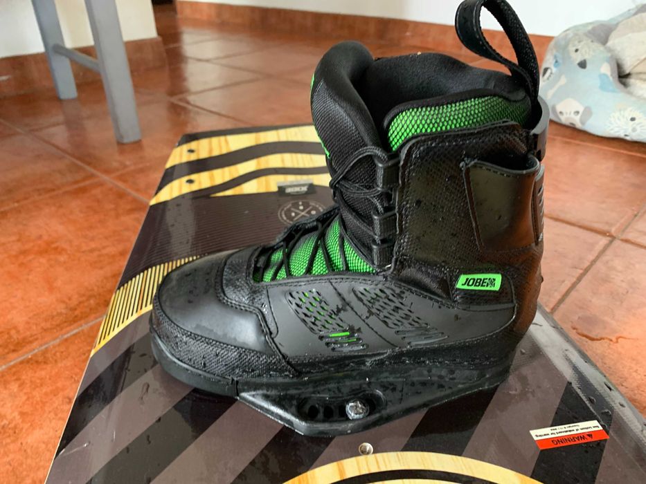 Wakeboard JOBE Prolix Hibrida+Botas JOBE(40)+Colete de impacto JOBE(M)