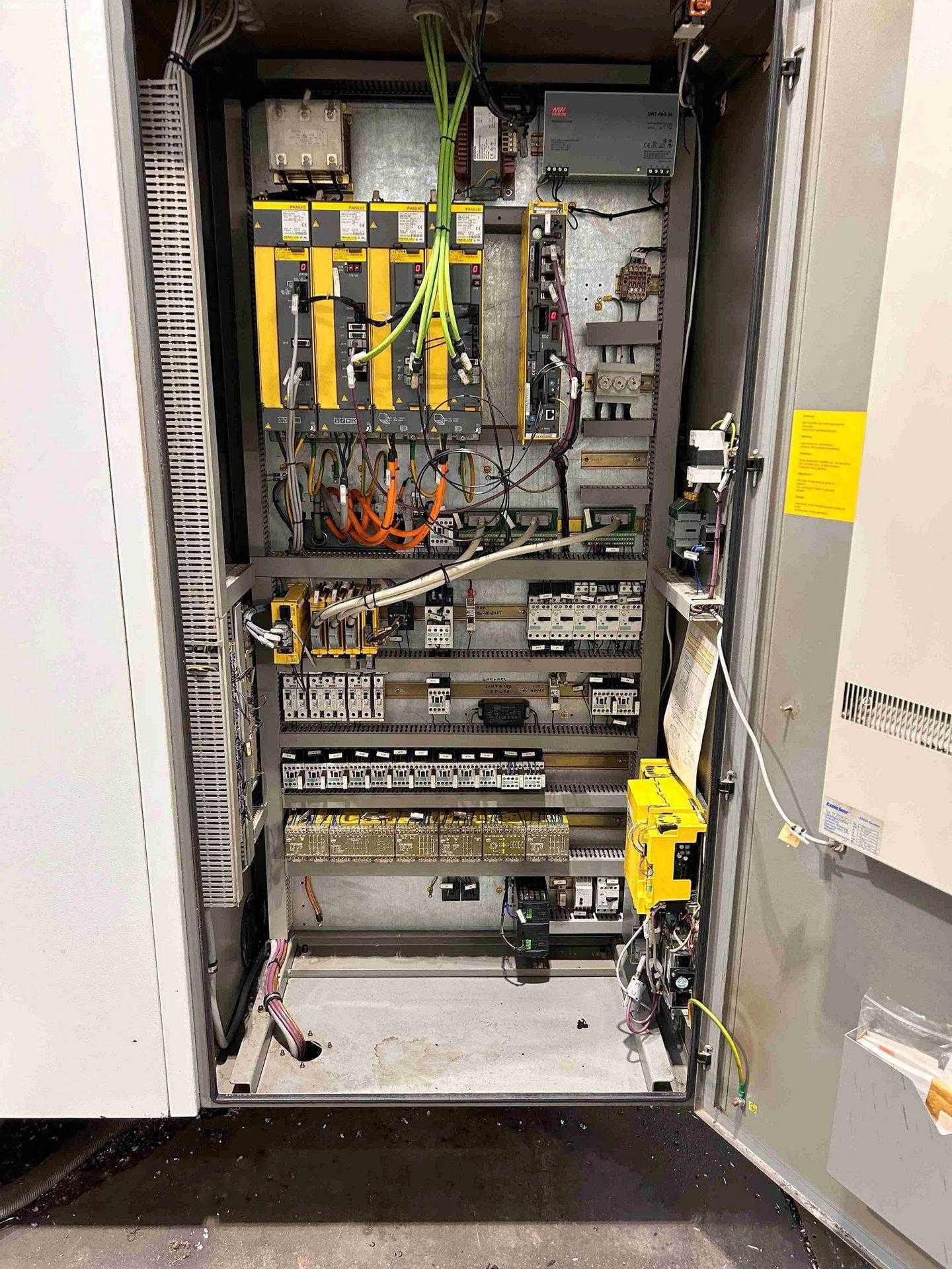 Centrum obróbcze CNC DECKEL MAHO DMC 63 V