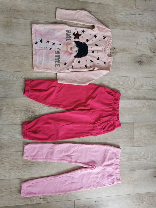 Zestaw dla Dziewczynki r. 134