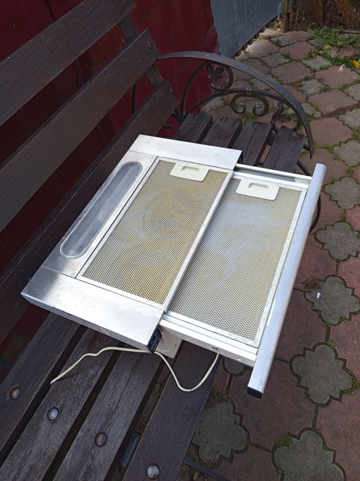 Продам кухонну витяжку Янтар