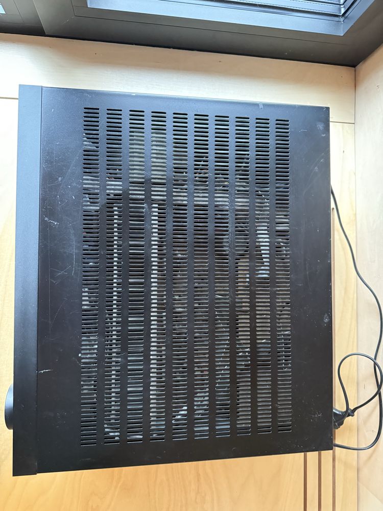 Amplituner Harman Kardon avi 200