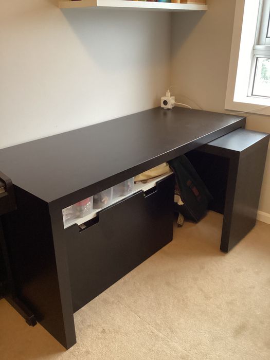 Secretária IKEA MALM