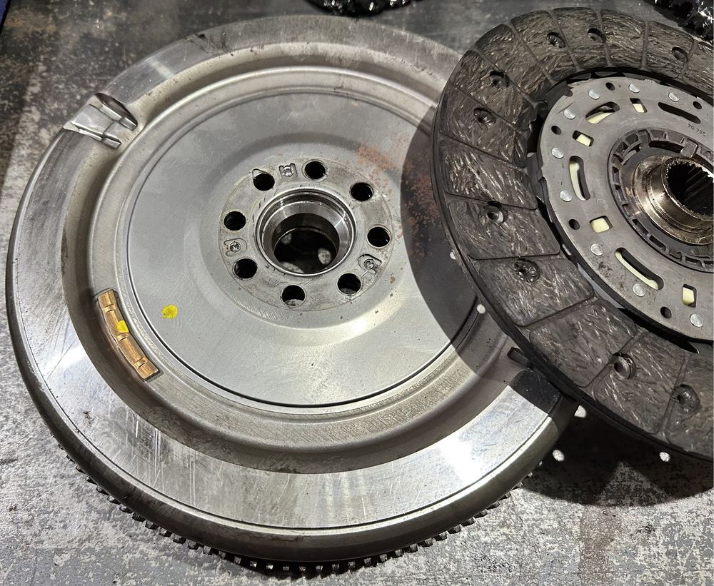Комплект зчеплення з маховиком Volkswagen T5 1.9 2.5 tdi 2004 - 2010