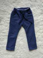 Granatowe spodnie jeansowe dla chłopca r.92