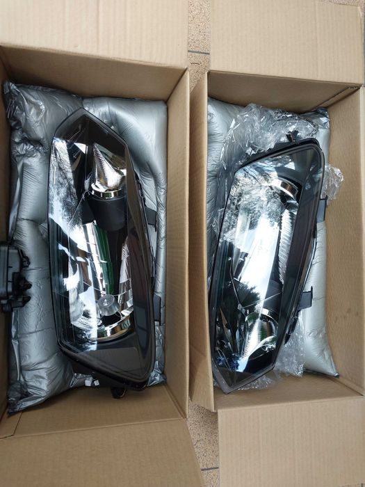 VW POLO 6R komplet lamp przednich NOWE H4