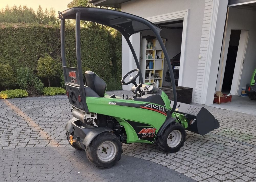 Ładowarka miniładowarka Avant 220
