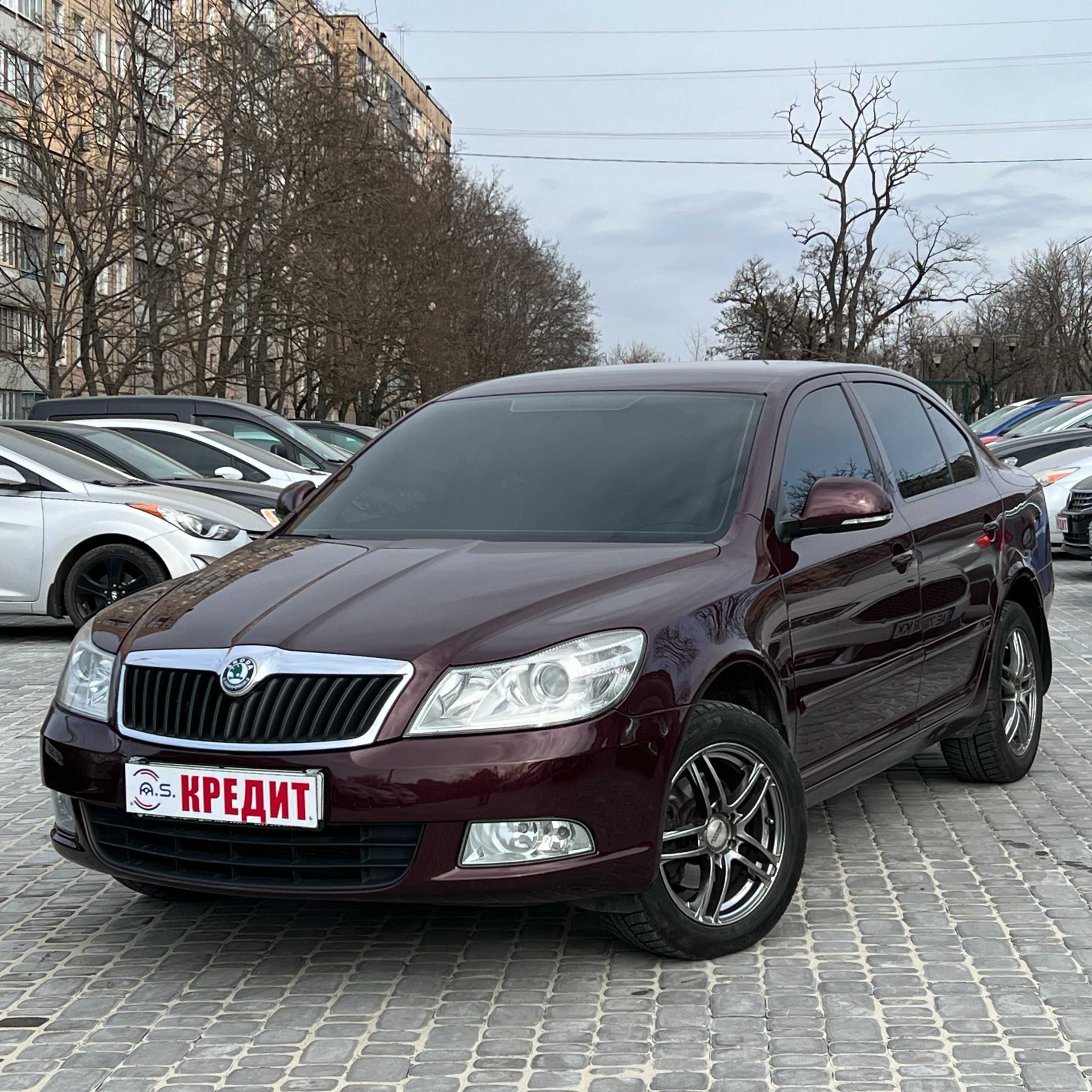 Продам Skoda Octavia A5 2012 рік можлива розстрочка,кредит!