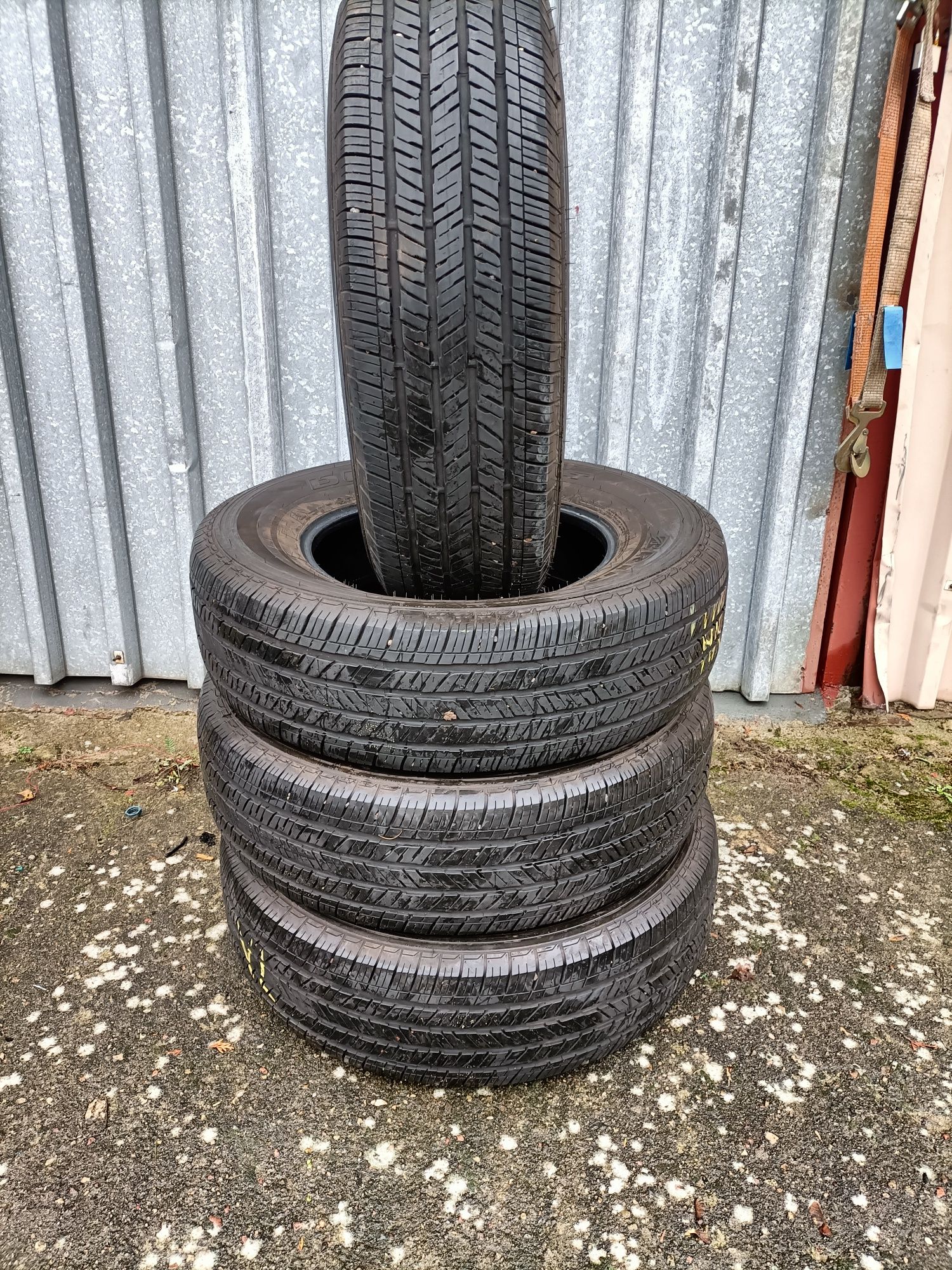 Opony. 255/70/R18 osobowe