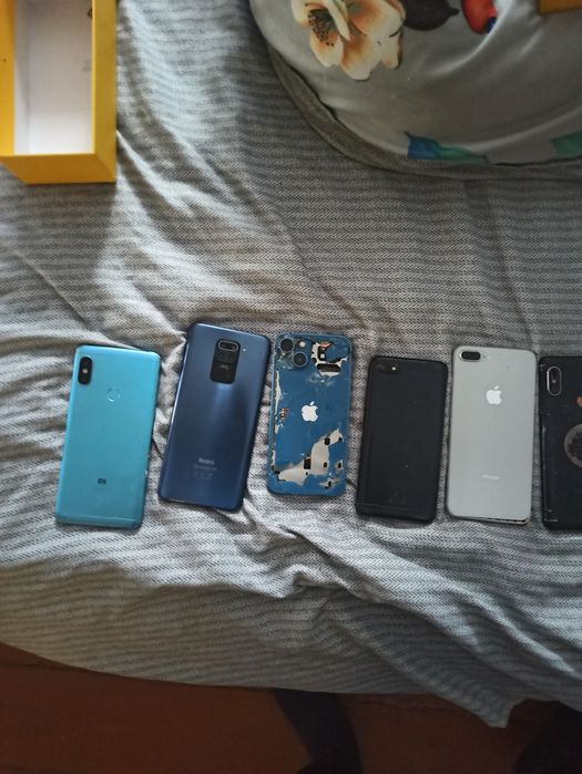 Телефони на запчастини