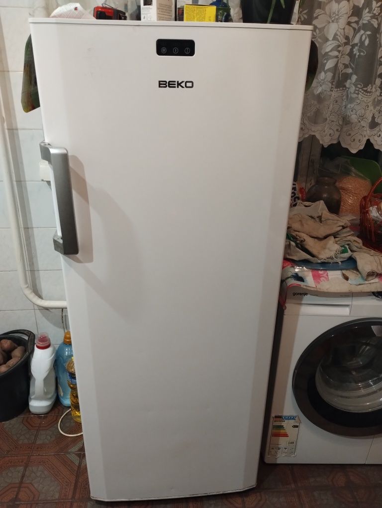 Продам морозильну камеру Beko