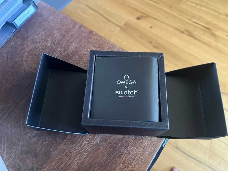 Limitowany SO33T103 – Omega x Swatch w Odcieniach Pustyni