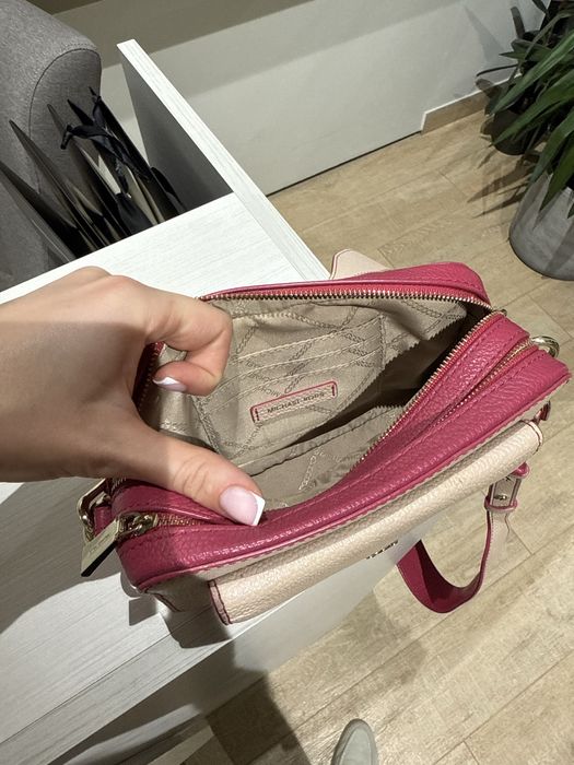Сумочка крос-боді від Michael Kors