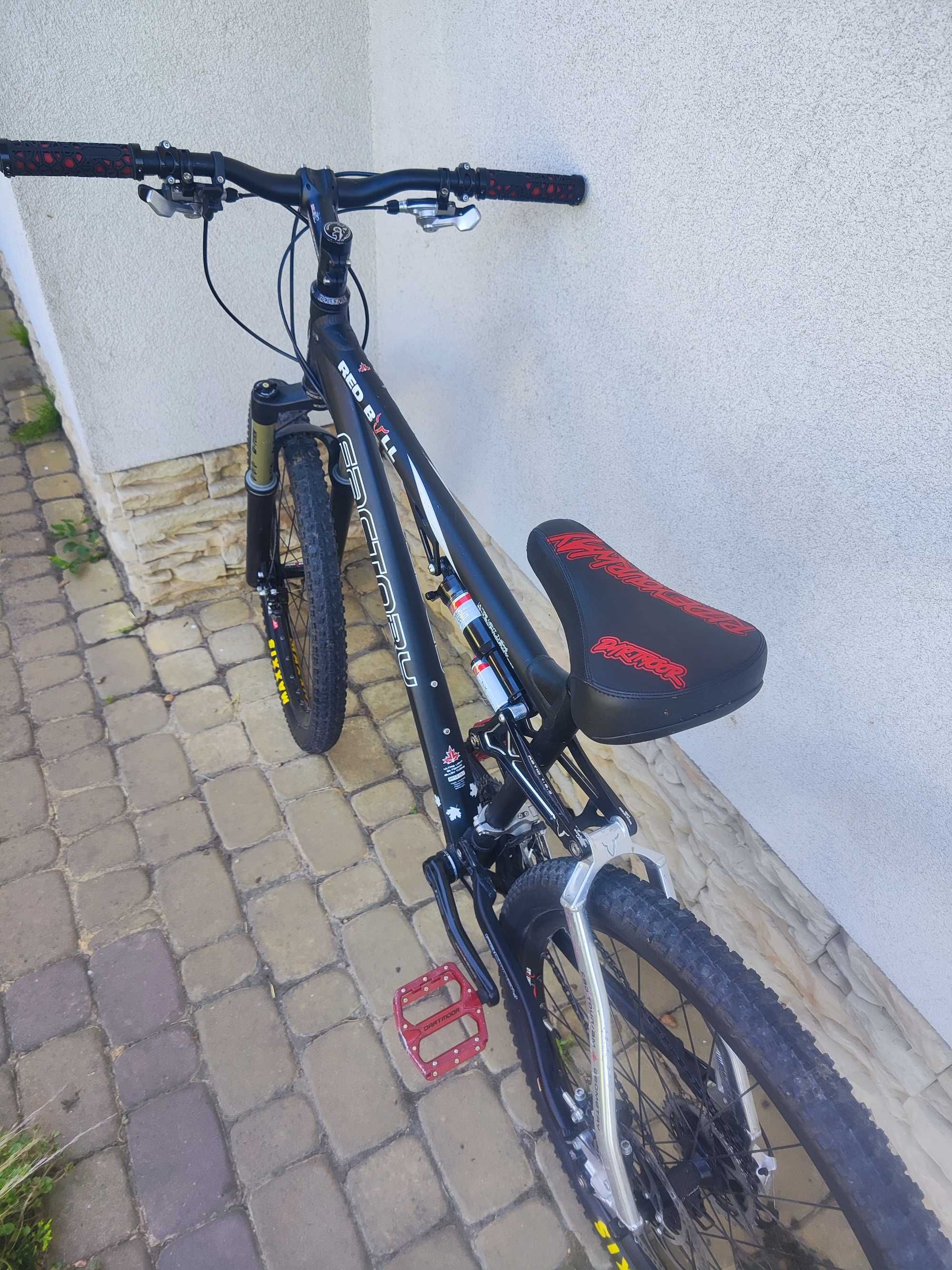 (finalna cena) Rower redbull factory full suspension stan świetny