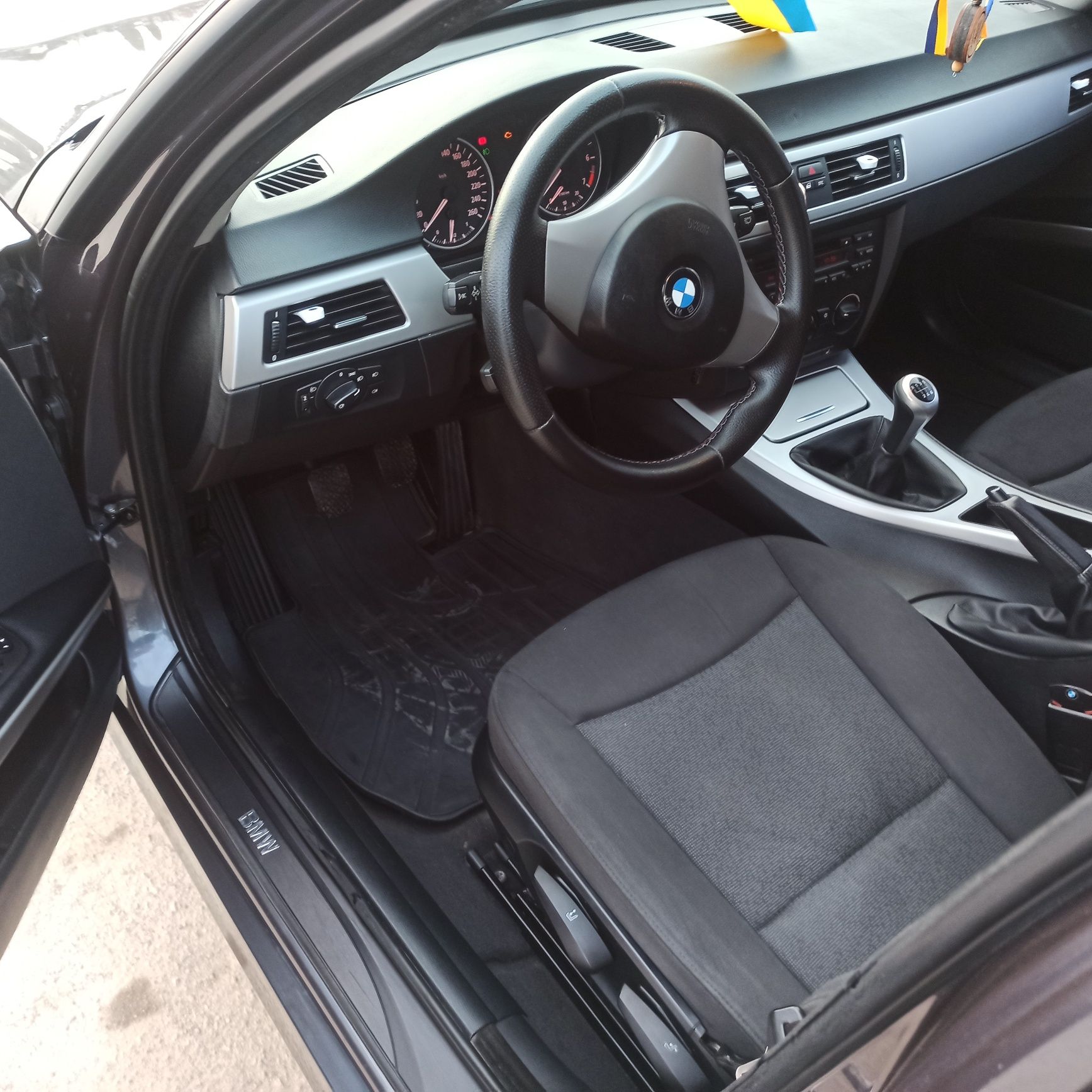 Продам BMW 320 e 90