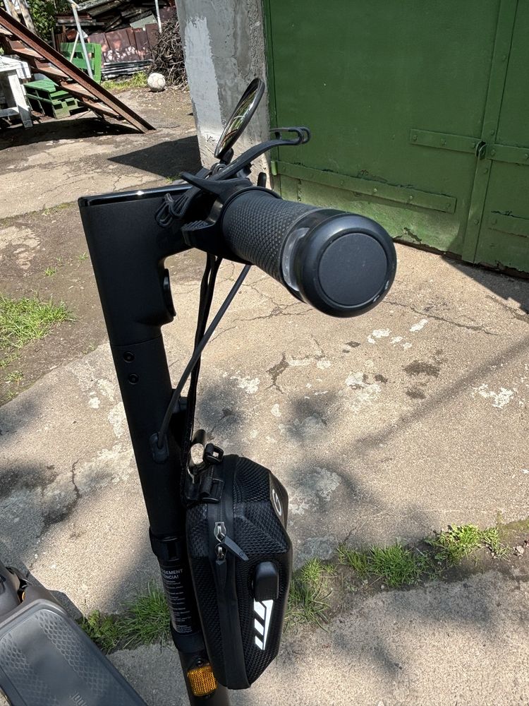 Ninebot max G2 електросамокат