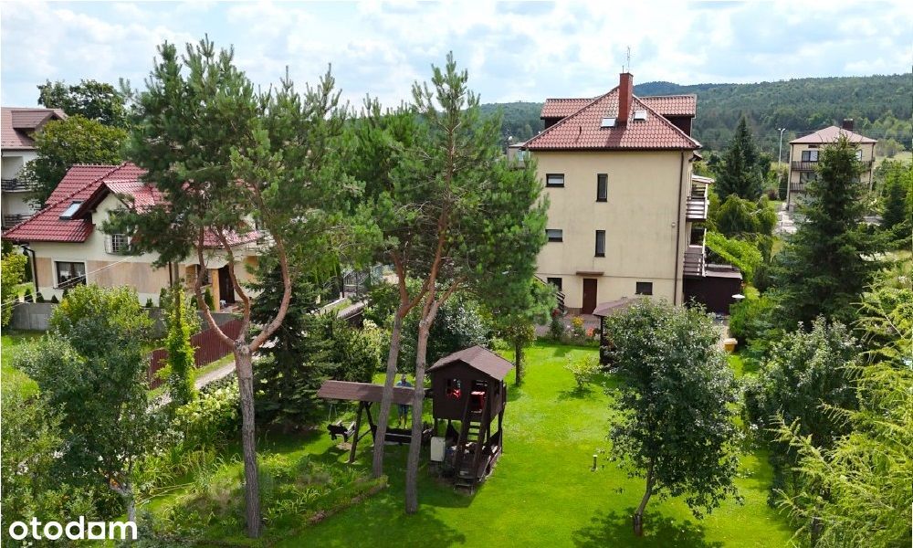 Przestronny dom na pięknej działce, Białogon