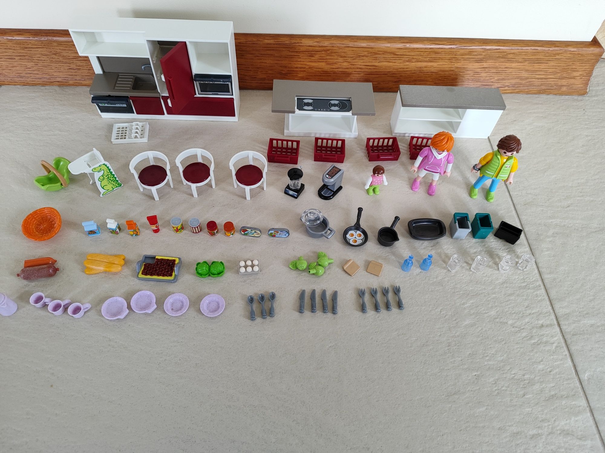 Zestaw Playmobil 9269 duża rodzina kuchnią.