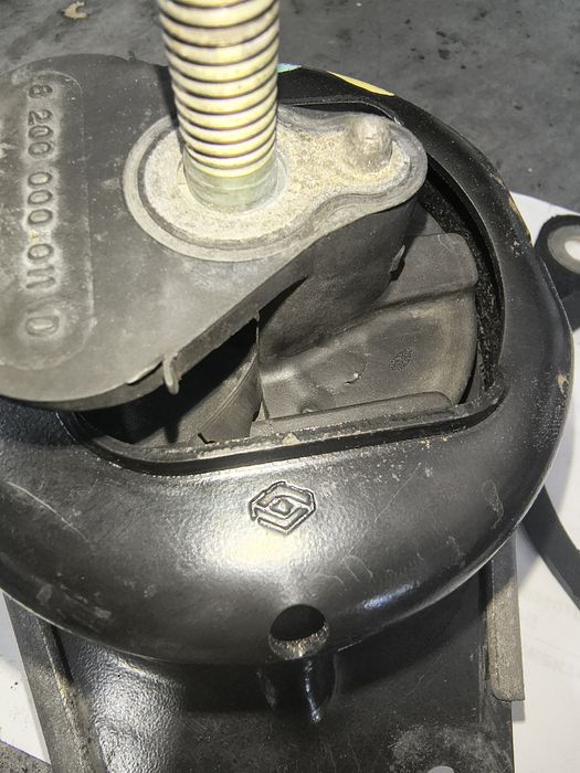 Подушка двигуна Renault LAGUNA 2 права,Рено лагуна 2