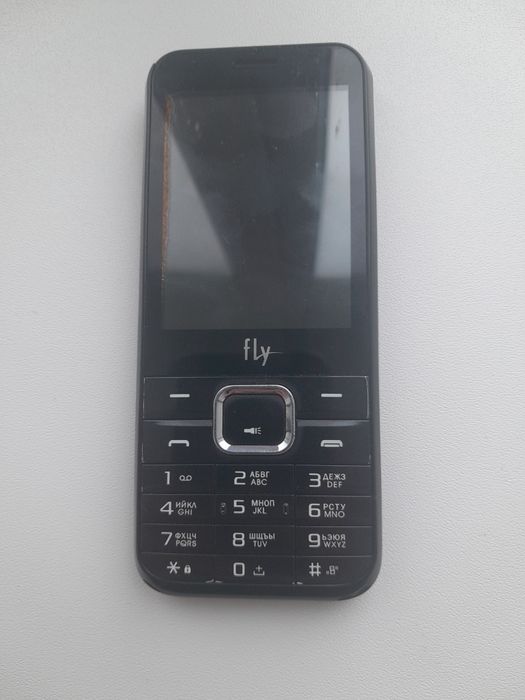Кнопочний  телефон під відновлення чи на запчасті