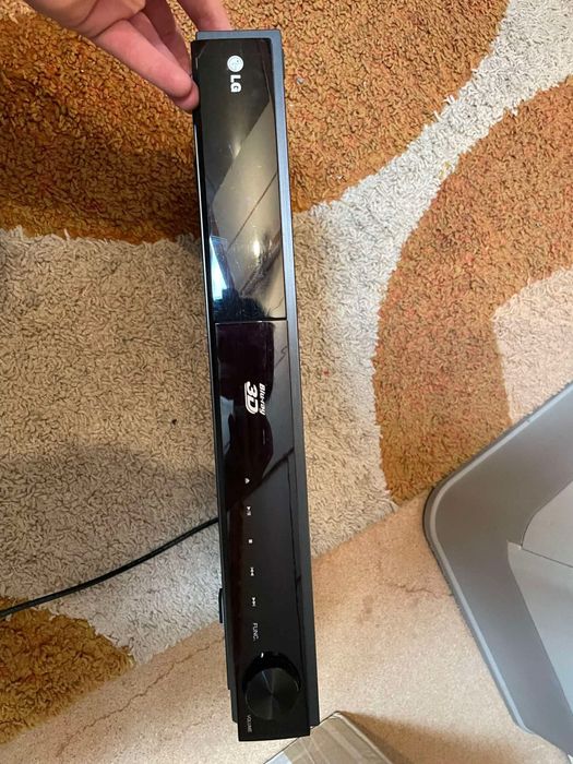 Zestaw kina domowego LG Blu-ray 3D 5.1 – komplet, gotowy do użytku!