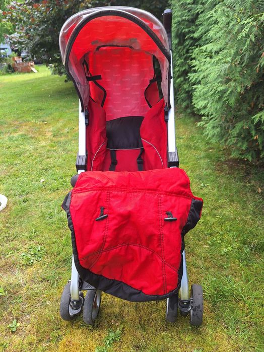 Wózek spacerowy, lekki i zajmujacu malo miejsca po zlozeniu